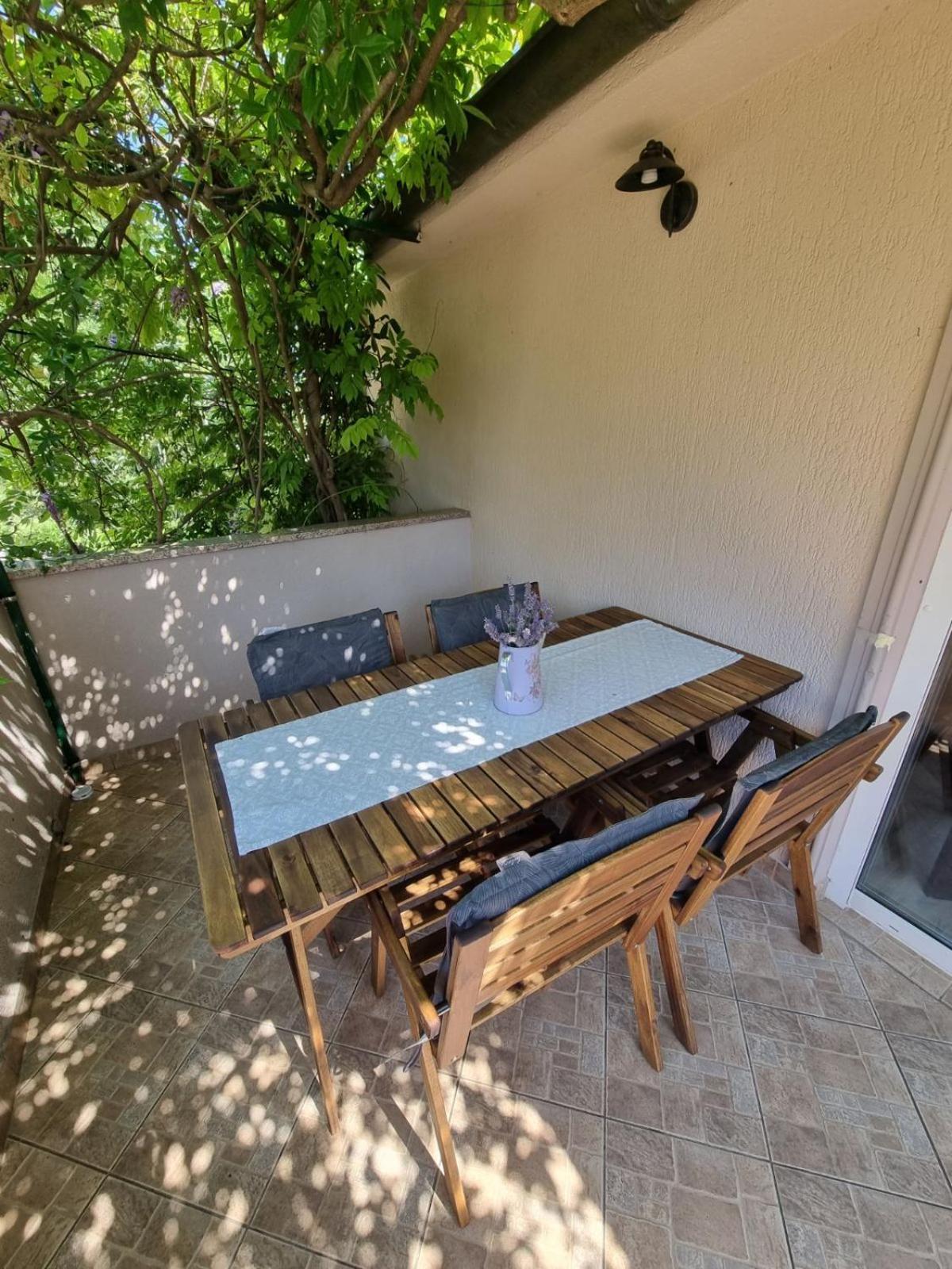 Apartment N&M Omišalj Dış mekan fotoğraf